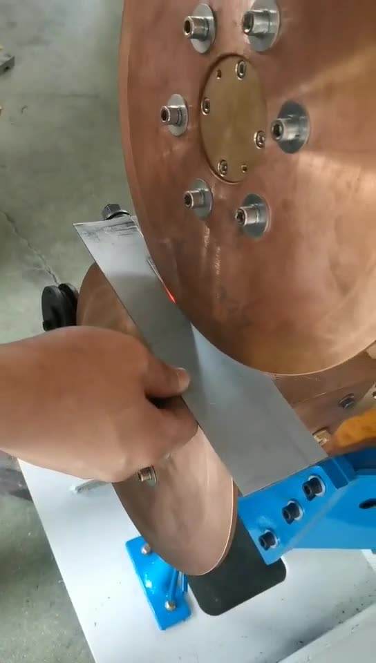 Continuous seam welding process for metal sheet assemblies